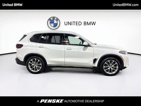 Certified 2024 BMW X5 sDrive40i w/ Premium Package RWD image 4