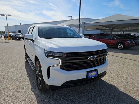 Used 2024 Chevrolet Tahoe RST w/ Luxury Package RWD image 2