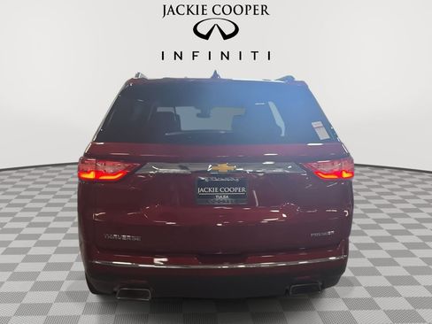 Used 2020 Chevrolet Traverse Premier FWD image 6