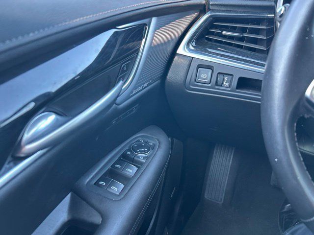 Used 2025 Cadillac XT5 Premium Luxury FWD image 13