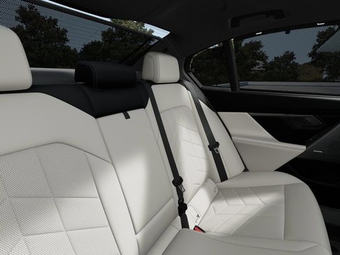 New 2027 BMW 550e xDrive image 10