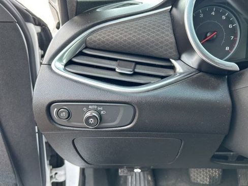 Used 2020 Chevrolet Malibu LT image 19