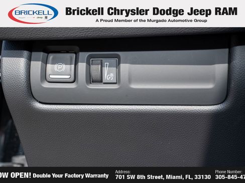 Used 2025 Cadillac XT4 Premium Luxury FWD image 29