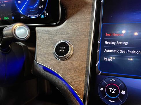 Used 2022 Mercedes-Benz EQS 450+ Sedan image 32