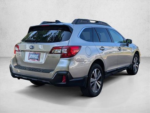 Used 2018 Subaru Outback 2.5i Limited AWD/4WD image 5