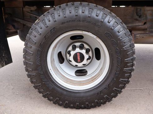 Used 2007 GMC Sierra 3500 W/T w/ Heavy-Duty Power Package image 35