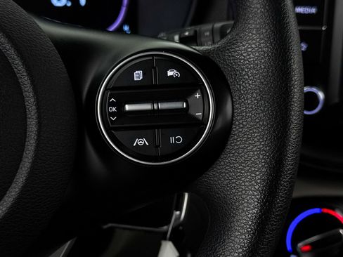 Used 2023 Kia Soul LX FWD image 33