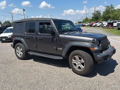 Used 2018 Jeep Wrangler Unlimited Sport S AWD/4WD image 8