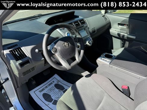 Used 2012 Toyota Prius V Three image 17
