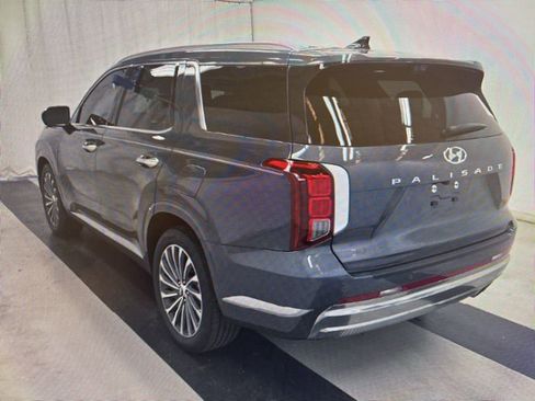 Used 2025 Hyundai Palisade Calligraphy image 3