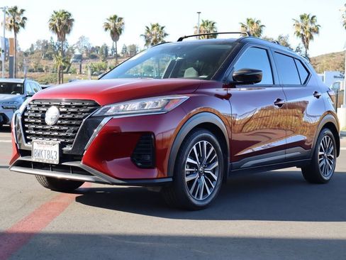 Used 2021 Nissan Kicks SR w/ Interior Electronics Package image 2