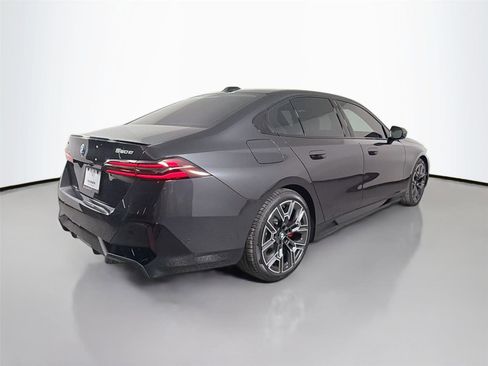 New 2026 BMW 550e xDrive w/ Executive Package image 5