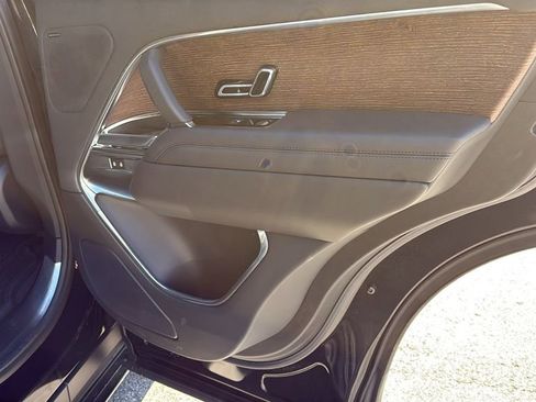 Used 2023 Land Rover Range Rover SE image 16