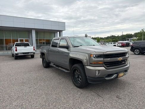 Used 2017 Chevrolet Silverado 1500 LT w/ All Star Edition AWD/4WD image 3