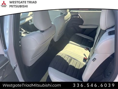 New 2026 Mitsubishi Outlander SE FWD image 8
