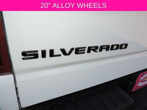Used 2022 Chevrolet Silverado 1500 Custom Trail Boss w/ LPO, Dark Essentials Package AWD/4WD image 15