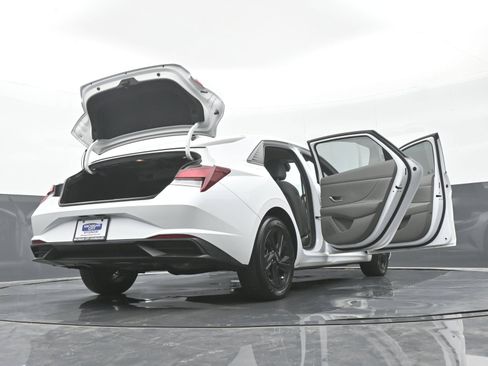 Certified 2021 Hyundai Elantra SEL FWD image 48