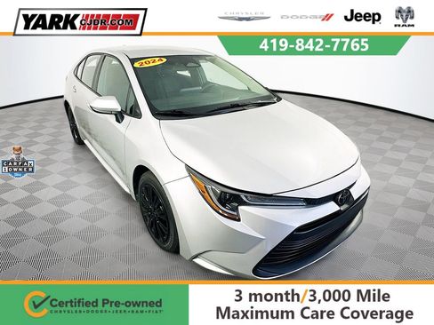 Used 2024 Toyota Corolla LE FWD image 1