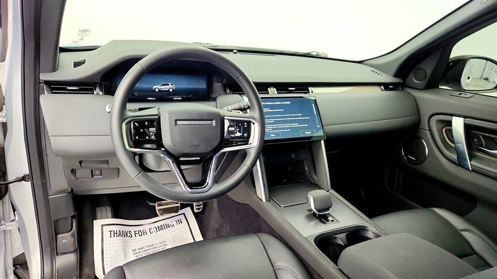 Used 2025 Land Rover Discovery Sport Dynamic SE AWD/4WD image 15