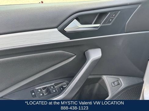Certified 2025 Volkswagen Jetta S FWD image 32