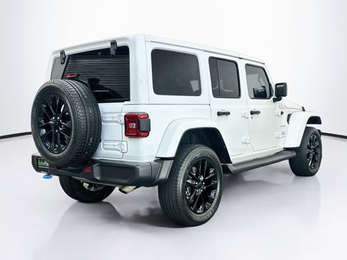 Used 2023 Jeep Wrangler Unlimited Sahara AWD/4WD image 9
