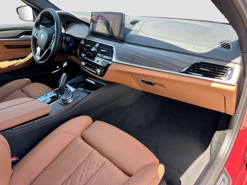 Used 2023 BMW 530e w/ Premium Package RWD image 31