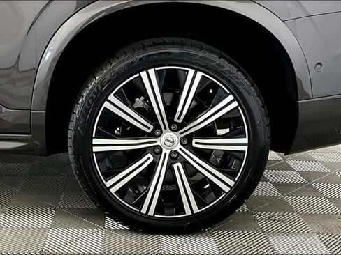 Used 2024 Volvo XC90 B6 Plus image 8