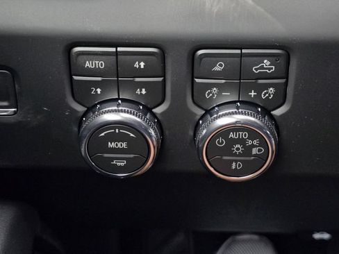 New 2026 GMC Sierra 1500 AT4 w/ AT4 Premium Package AWD/4WD image 22