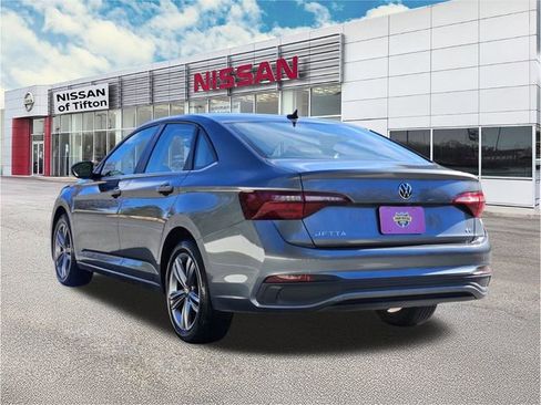 Used 2024 Volkswagen Jetta SE image 5