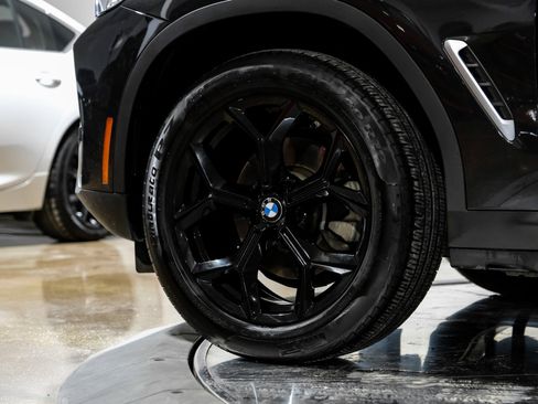 Used 2025 BMW X4 xDrive30i w/ Premium Package image 60