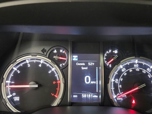 Used 2021 Toyota 4Runner Limited AWD/4WD image 17