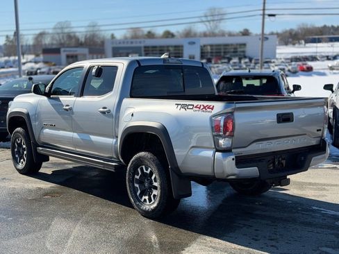 Used 2022 Toyota Tacoma TRD Off-Road w/ Technology Package image 3