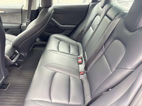 Used 2022 Tesla Model 3 image 16