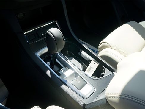 Used 2024 Subaru Ascent Limited image 23