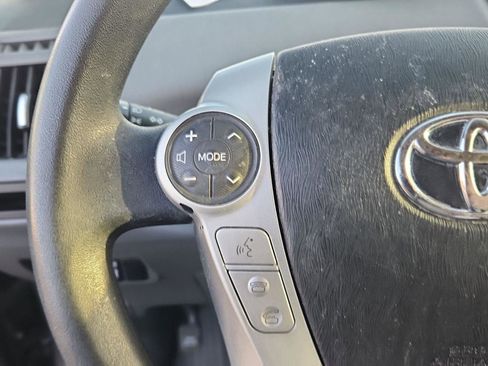 Used 2014 Toyota Prius V Three image 12