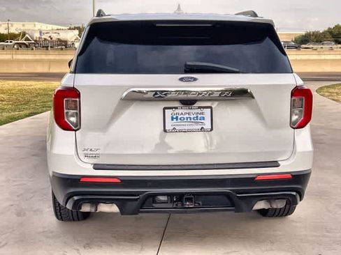 Used 2022 Ford Explorer XLT w/ Equipment Group 202A RWD image 6