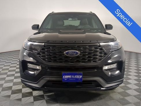 Used 2023 Ford Explorer ST-Line image 3