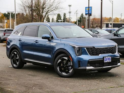 Certified 2026 Kia Sorento EX AWD/4WD image 2