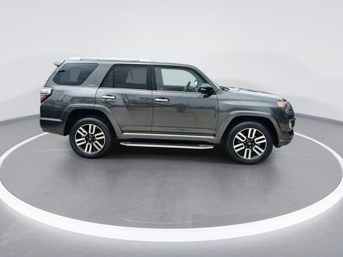 Used 2018 Toyota 4Runner Limited AWD/4WD image 9