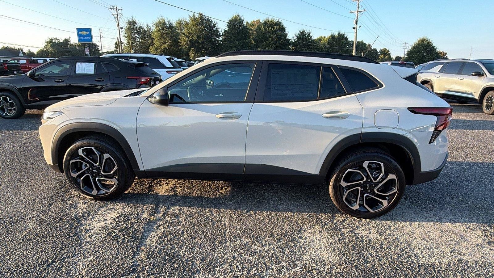 New 2026 Chevrolet Trax RS w/ Sunroof Package FWD image 12