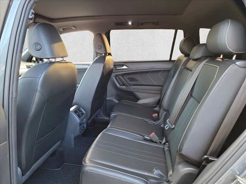 Used 2022 Volkswagen Tiguan SE R-Line FWD image 14