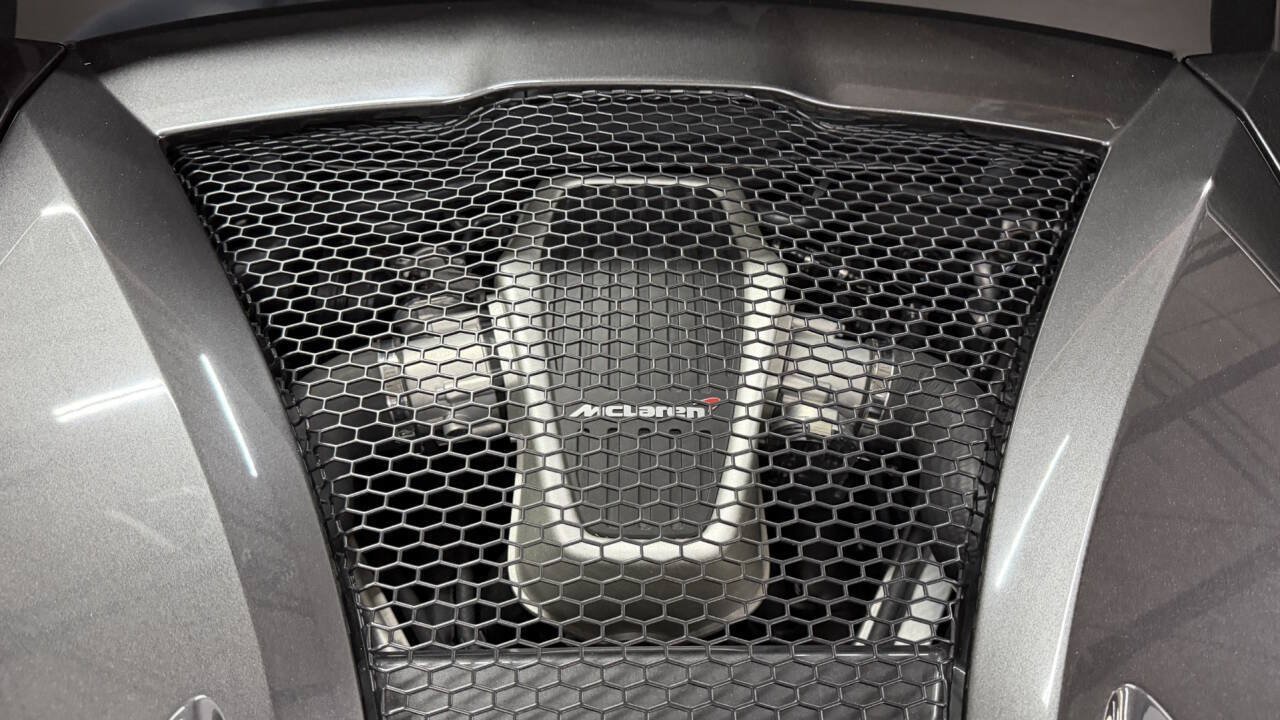Used 2017 McLaren 570S Coupe RWD image 12