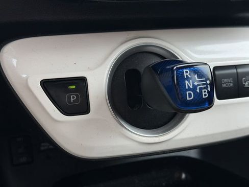 Used 2018 Toyota Prius Prime Advanced FWD image 19