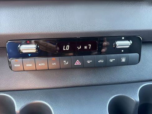 Used 2025 Mercedes-Benz Sprinter 2500 image 17