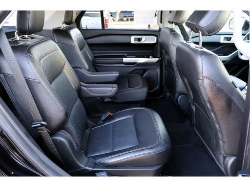 Used 2022 Ford Explorer Limited w/ Equipment Group 301A RWD image 22