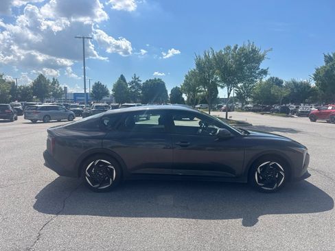 Used 2025 Kia K4 EX FWD image 4
