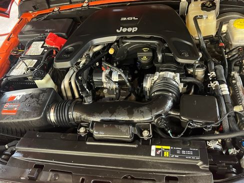 Used 2020 Jeep Wrangler Unlimited Sahara AWD/4WD image 21