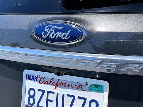 Used 2017 Ford Explorer Platinum AWD/4WD image 30