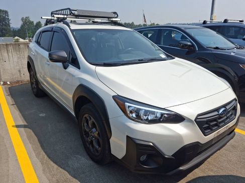 Used 2021 Subaru Crosstrek 2.5i Sport w/ Moonroof Package AWD/4WD image 2
