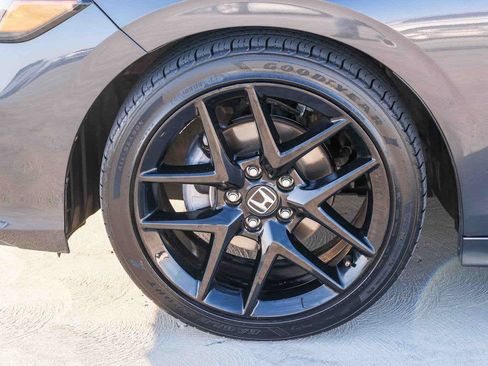 Used 2025 Honda Civic Sport image 10